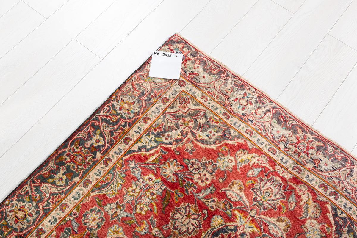 Antique Red Floral Area Rug – 6' 0" x 4' 0" (183 x 122 cm)