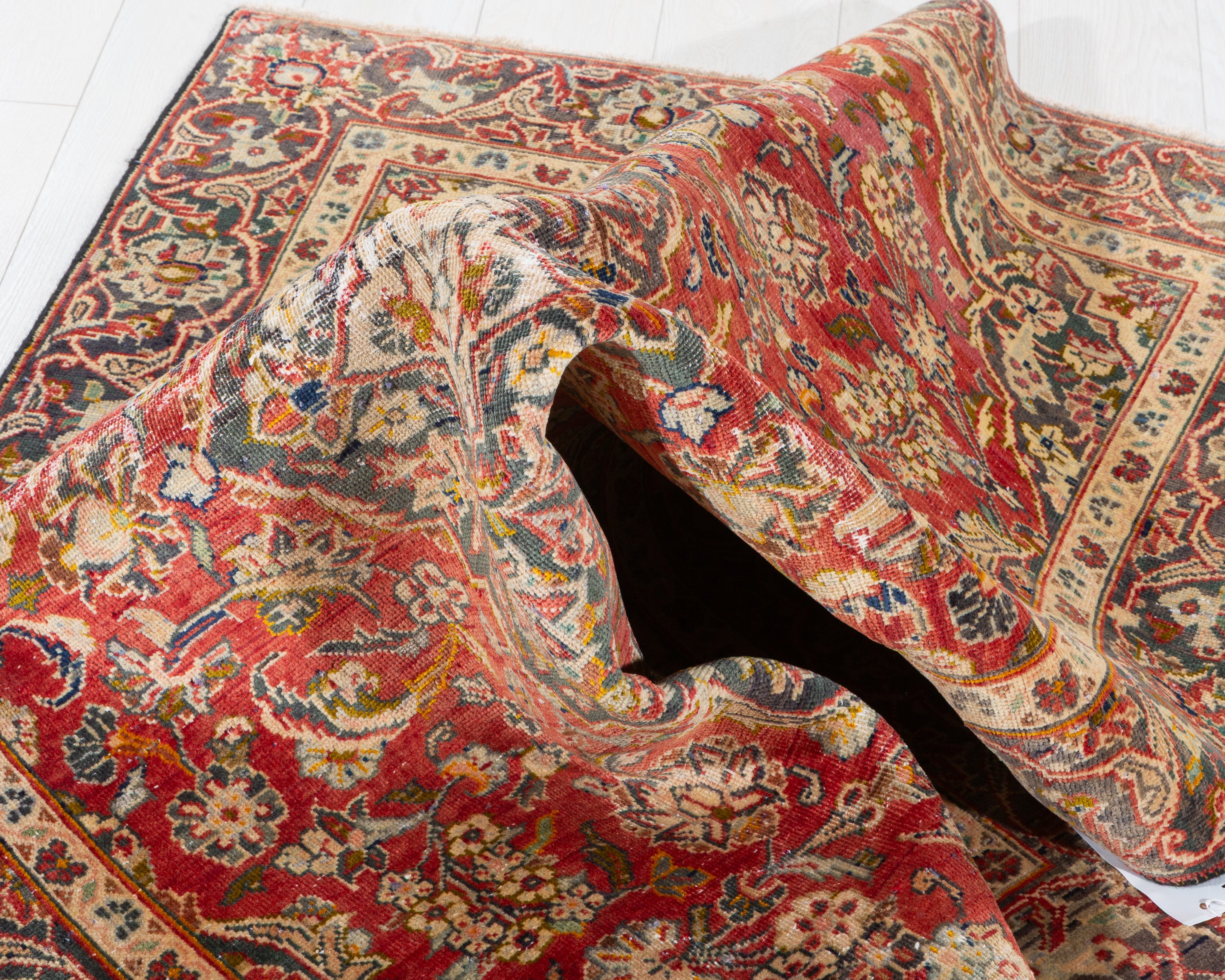 Antique Red Floral Area Rug – 6' 0" x 4' 0" (183 x 122 cm)