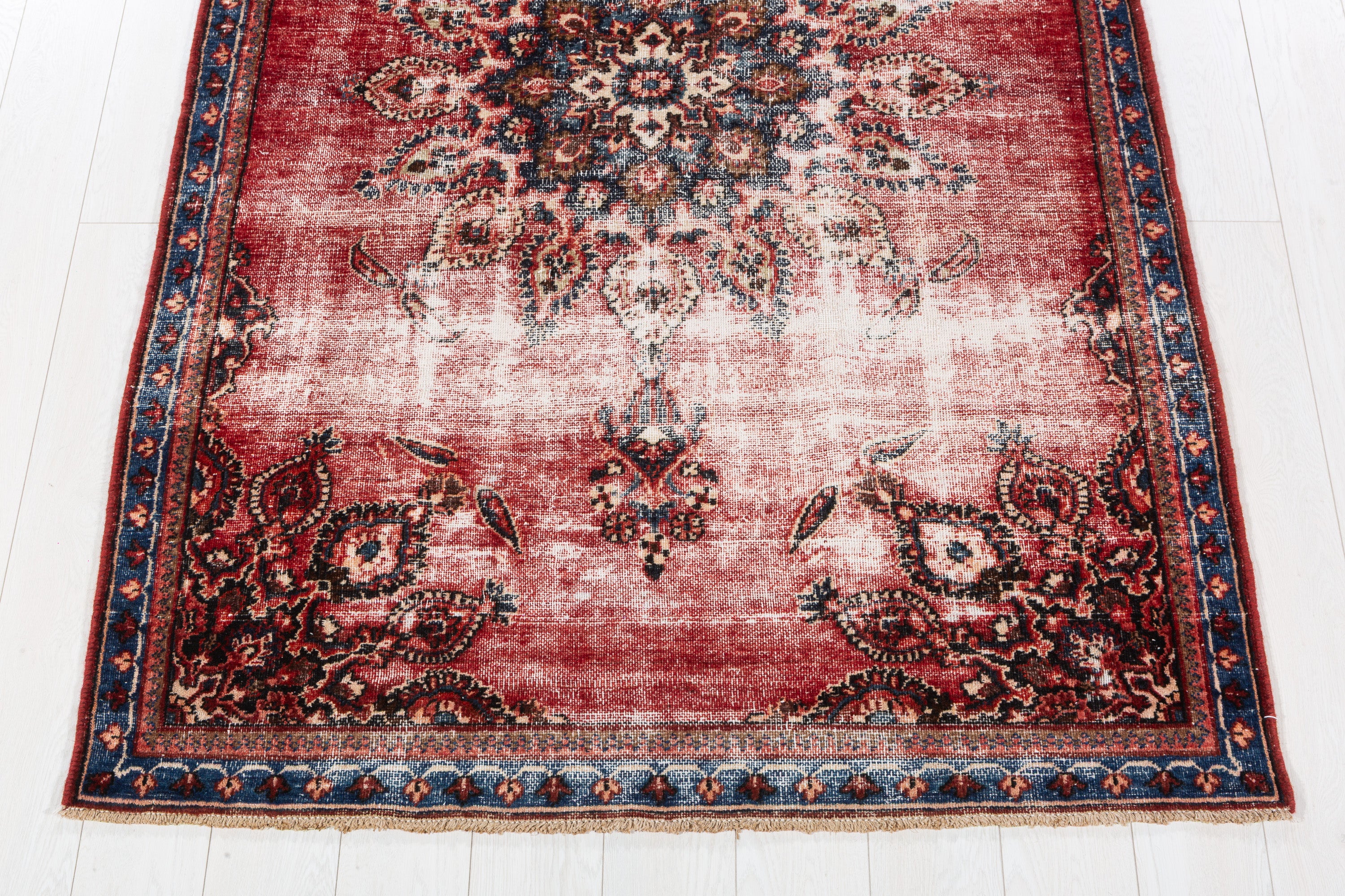 Antique Mashad Faded red Floral Area Rug – 7' 0" x 4' 5" (214 x 135 cm)