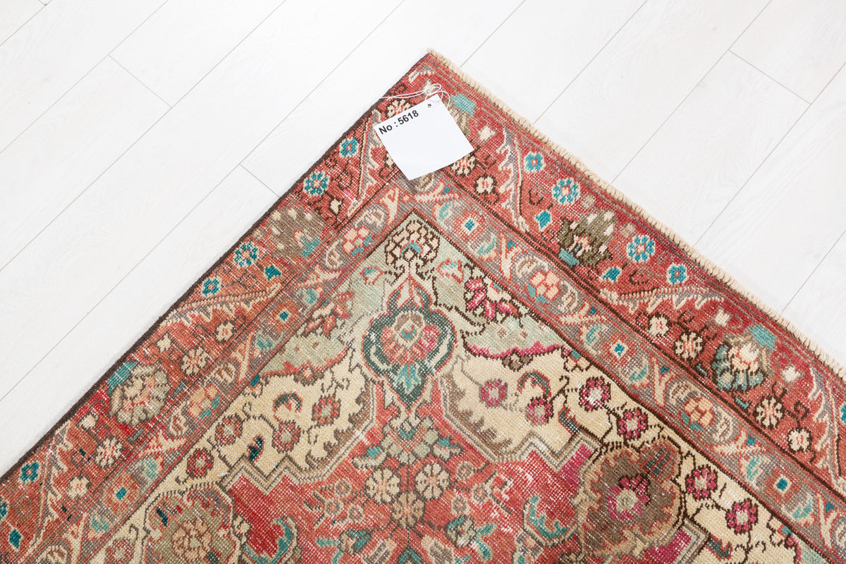 Antique Faded red, beige Floral Hand-Knotted Area Rug – 5' 11" x 4' 2" (180 x 126 cm)