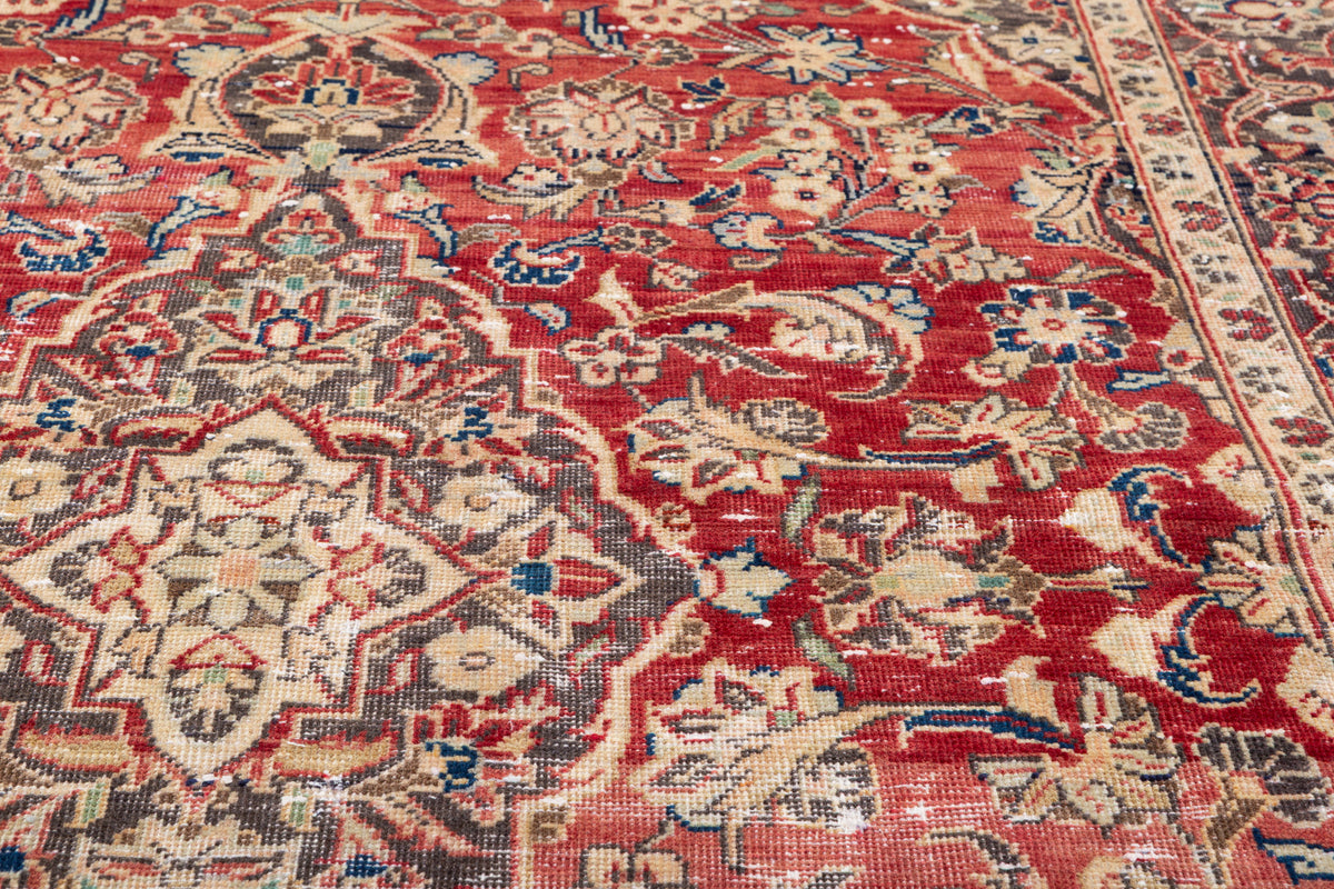 Rare Antique Red Floral Medallion Hand-Knotted Area Rug – 6' 2" x 4' 1" (189 x 125 cm)