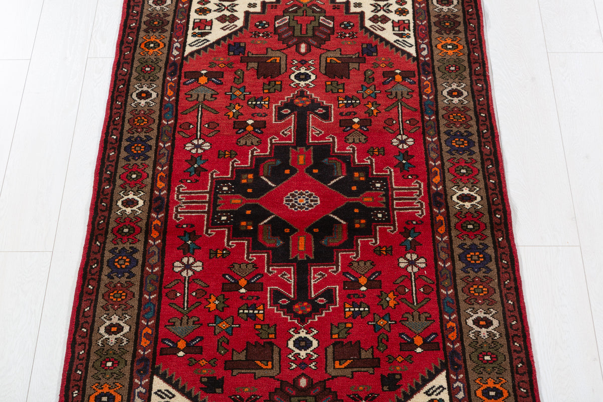 Tapis vintage rouge et brun à médaillon géométrique – 6' 1" x 3' 1" (185 x 95 cm)