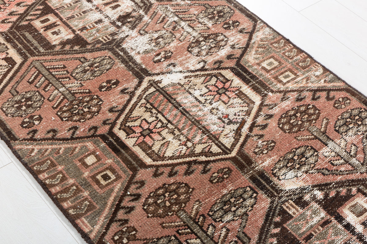 Tapis ancien usé pêche Hexagon Lattice – 5' 7" x 2' 10" (170 x 87 cm)