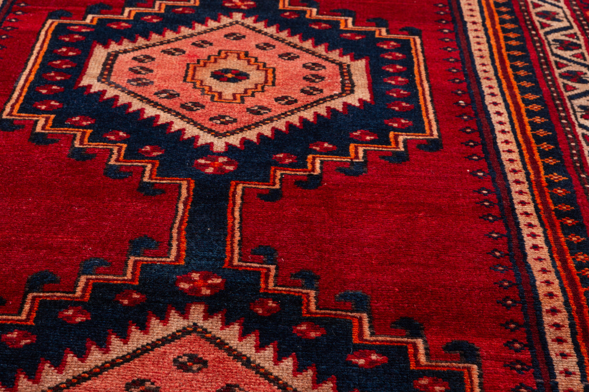 Vintage Red and Pink Medallion Hand-Knotted Area Rug – 6' 7" x 3' 5" (201 x 104 cm)