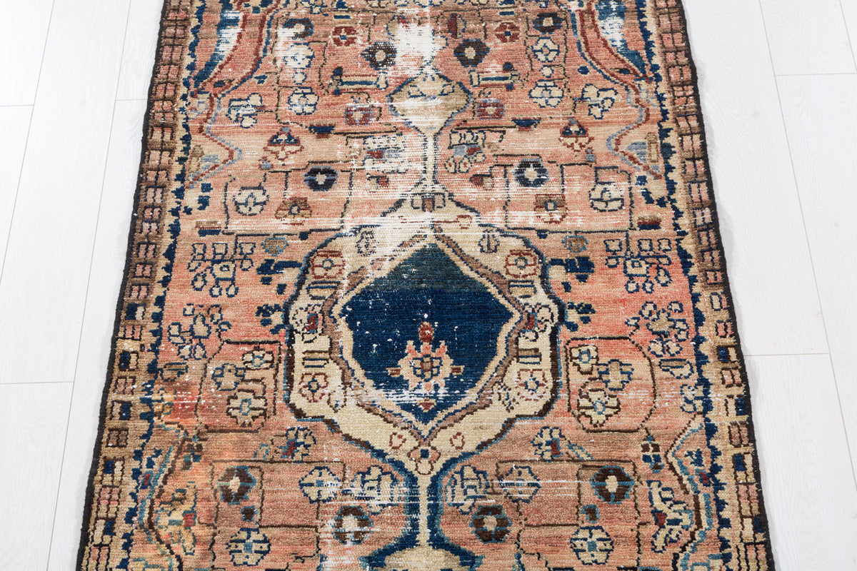 Antique Distressed Peach Floral Medallion Hand-Knotted Area Rug – 5' 9" x 3' 2" (176 x 97 cm)