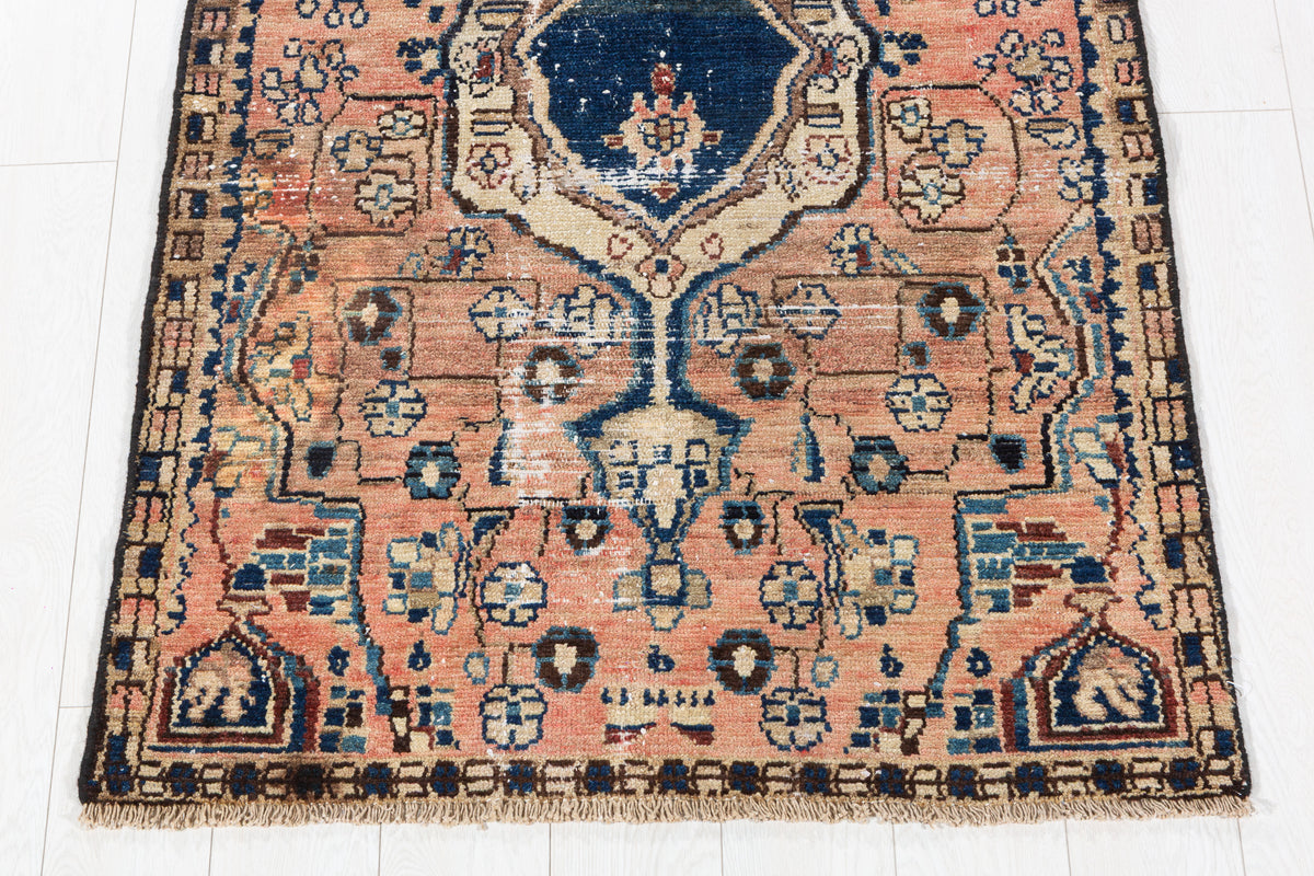 Antique Distressed Peach Floral Medallion Hand-Knotted Area Rug – 5' 9" x 3' 2" (176 x 97 cm)