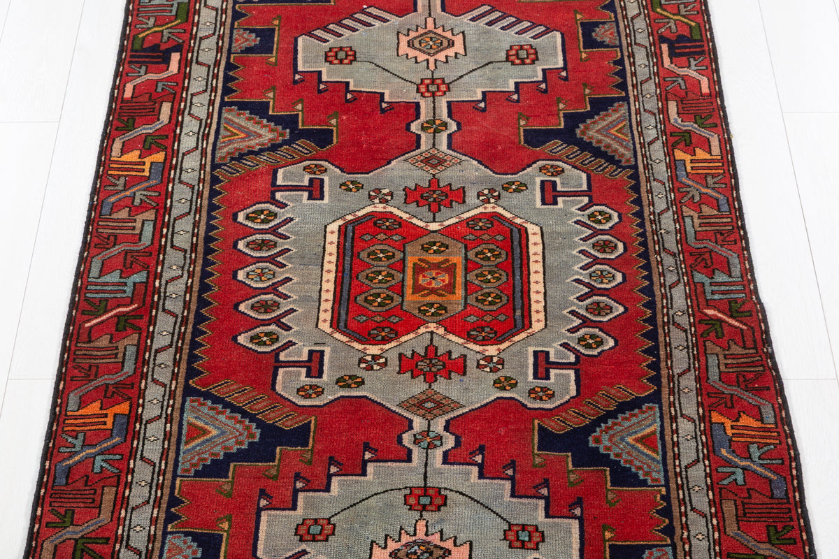 Vintage Red Medallion Hand-Knotted Area Rug – 6' 5" x 3' 9" (196 x 114 cm)