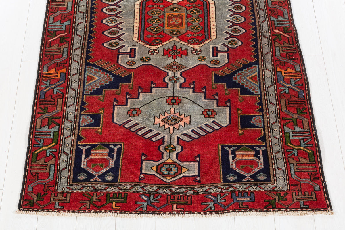 Vintage Red Medallion Hand-Knotted Area Rug – 6' 5" x 3' 9" (196 x 114 cm)