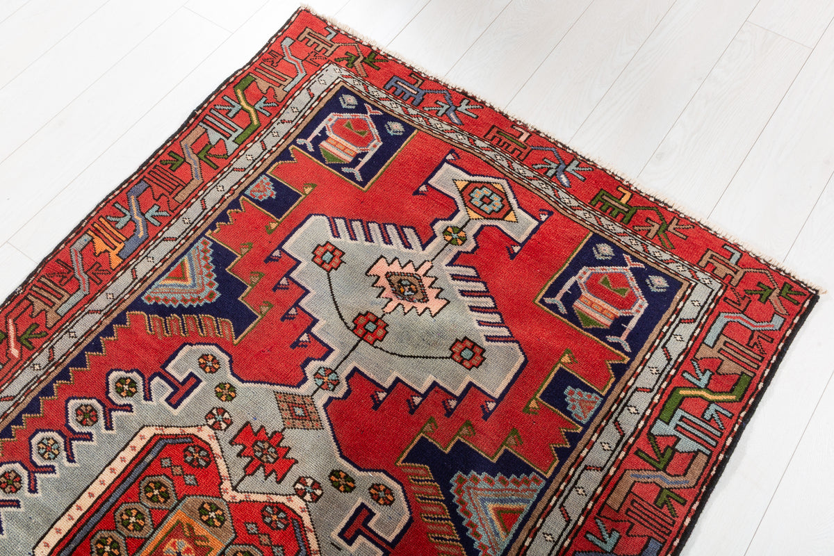 Vintage Red Medallion Hand-Knotted Area Rug – 6' 5" x 3' 9" (196 x 114 cm)