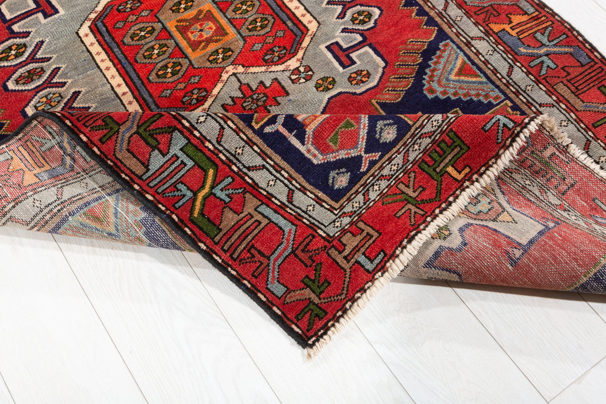 Vintage Red Medallion Hand-Knotted Area Rug – 6' 5" x 3' 9" (196 x 114 cm)
