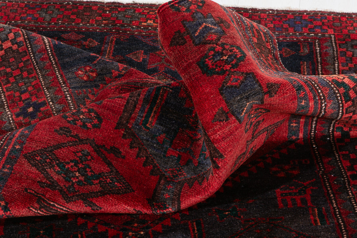 Vintage Faded Red Geometric Medallion Hand-Knotted Area Rug – 6' 5" x 3' 6" (195 x 106 cm)