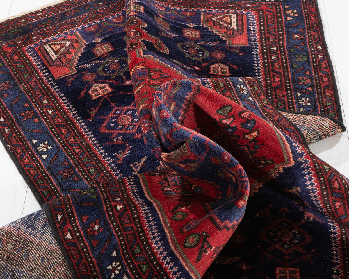 Vintage Red and Navy Blue Central Diamond Medallion Hand-Knotted Area Rug – 6' 6" x 3' 6" (197 x 107 cm)