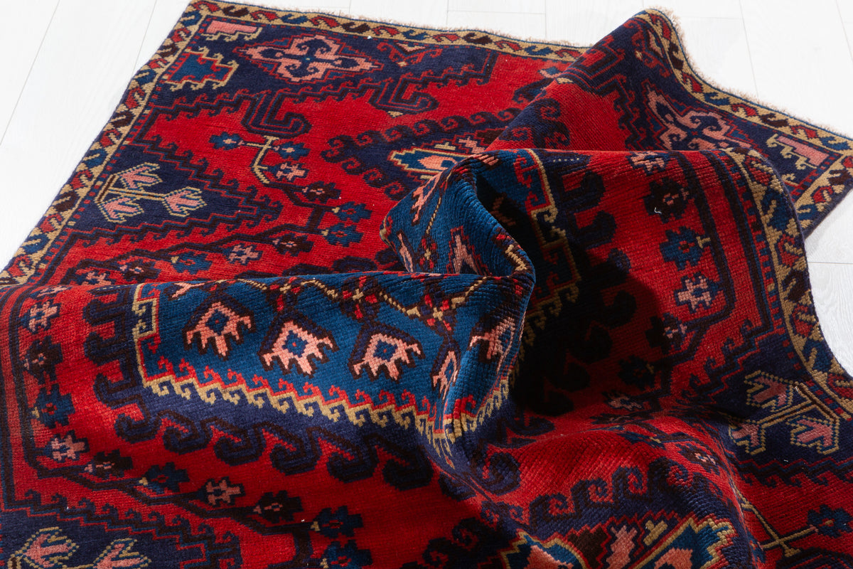 Collectible Vintage Red and Blue Oversized Diamond Medallion Hand-Knotted Area Rug – 5' 9" x 3' 9" (175 x 114 cm)