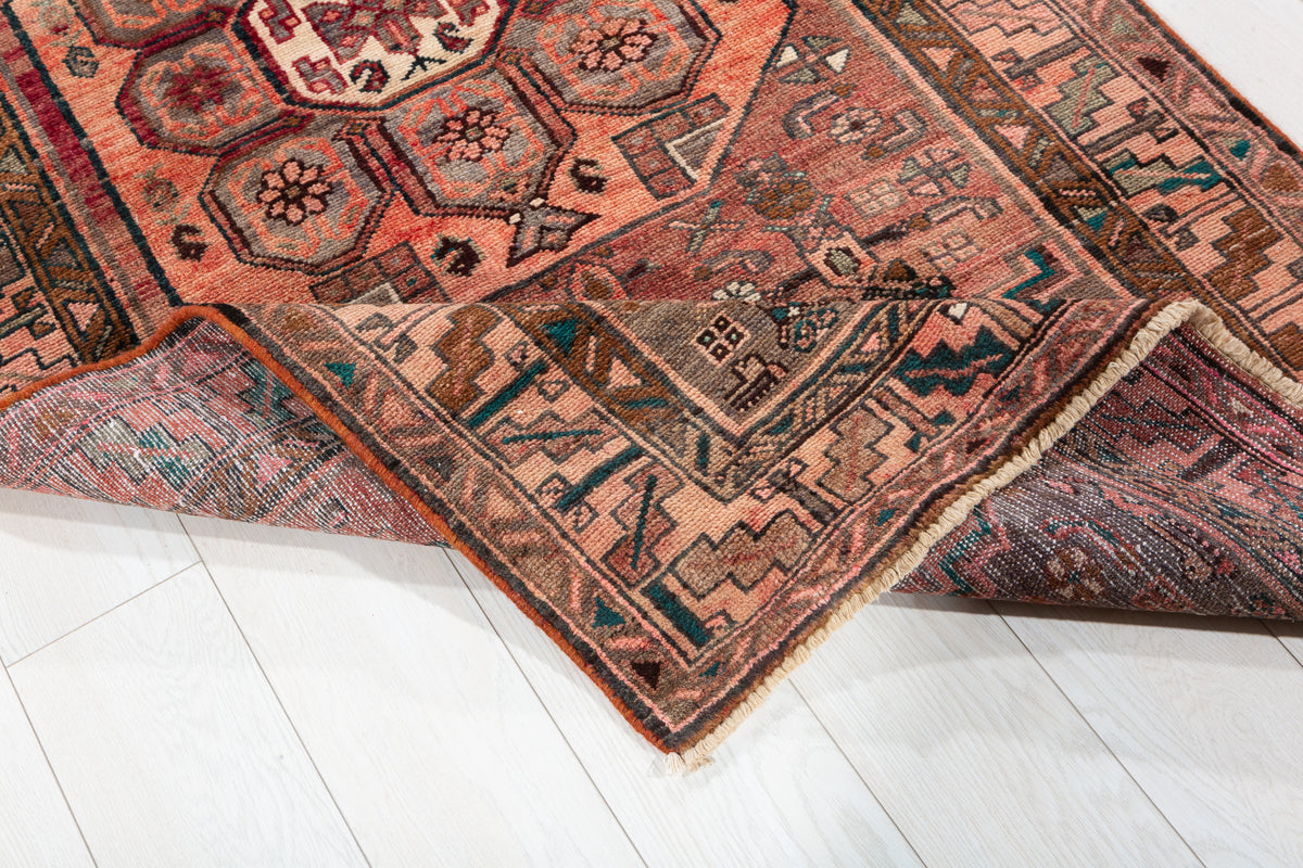 Tapis vintage délavé rouge rouille à motif intégral Medallion – 6' 7" x 3' 5" (201 x 105 cm)