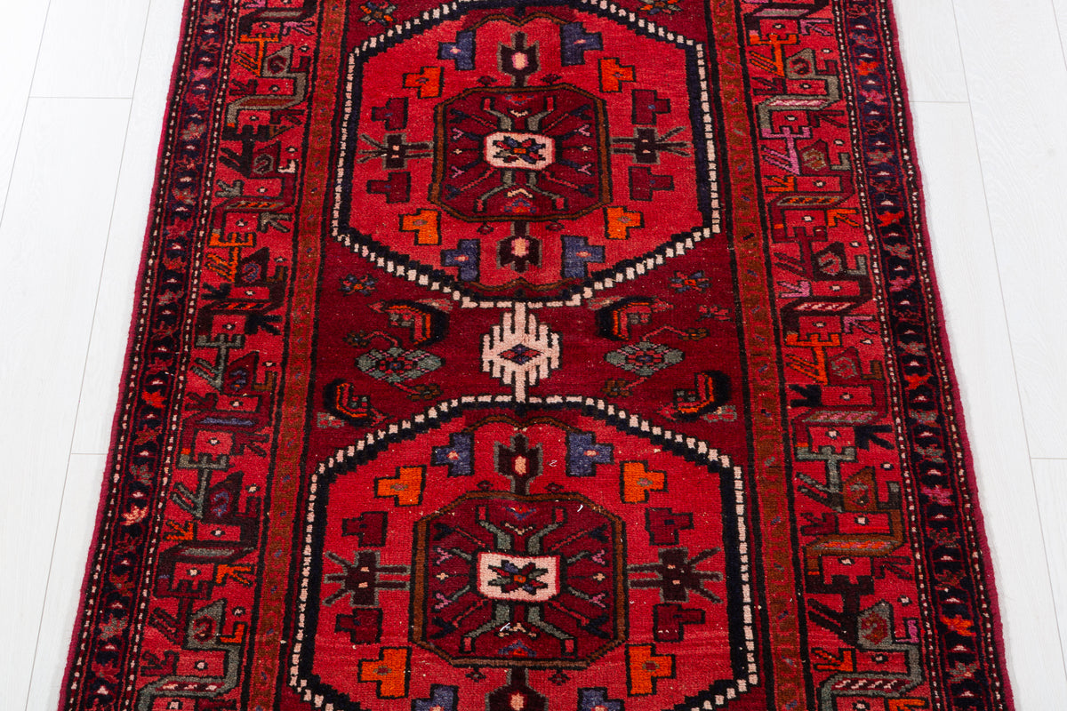 Vintage Burgundy Medallion Hand-Knotted Area Rug – 6' 7" x 3' 5" (201 x 104 cm)