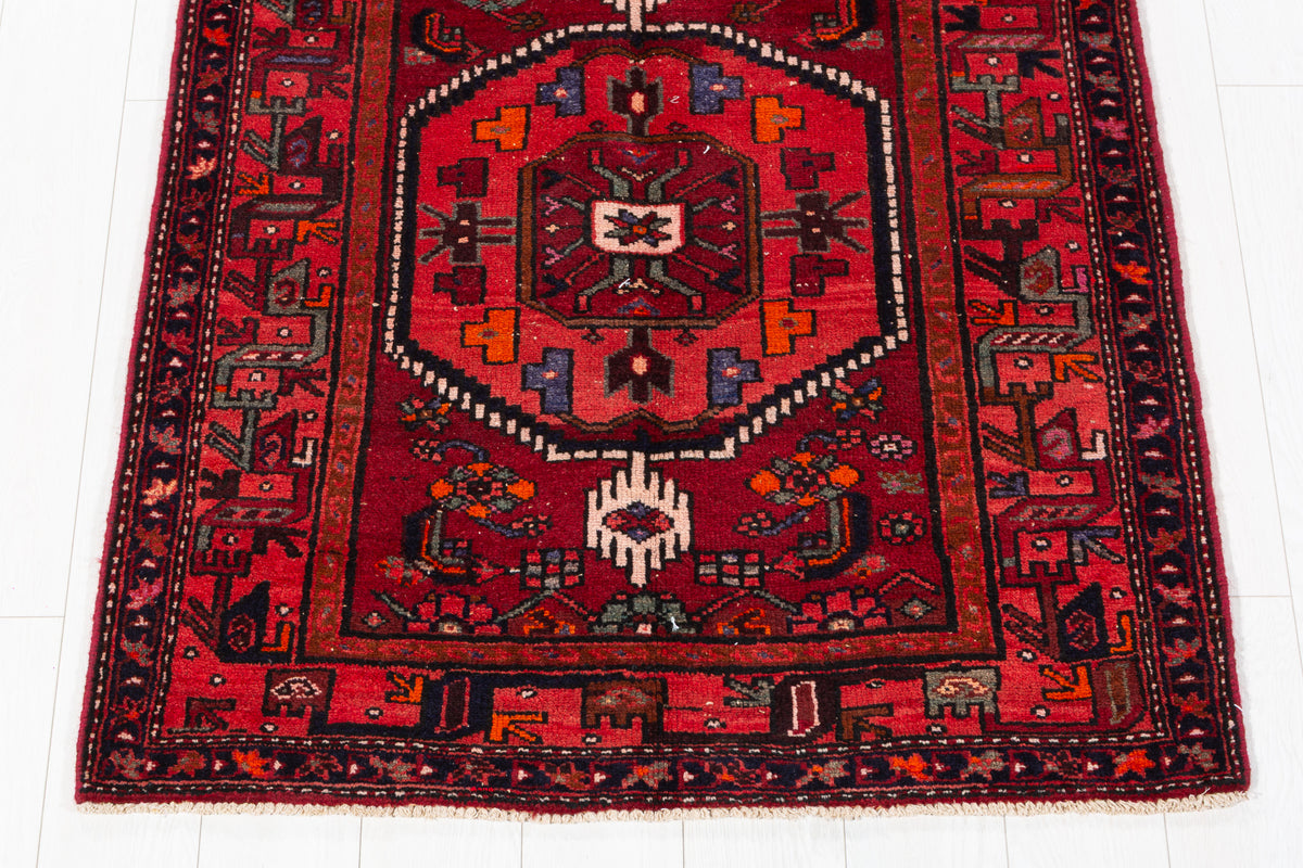 Vintage Burgundy Medallion Hand-Knotted Area Rug – 6' 7" x 3' 5" (201 x 104 cm)