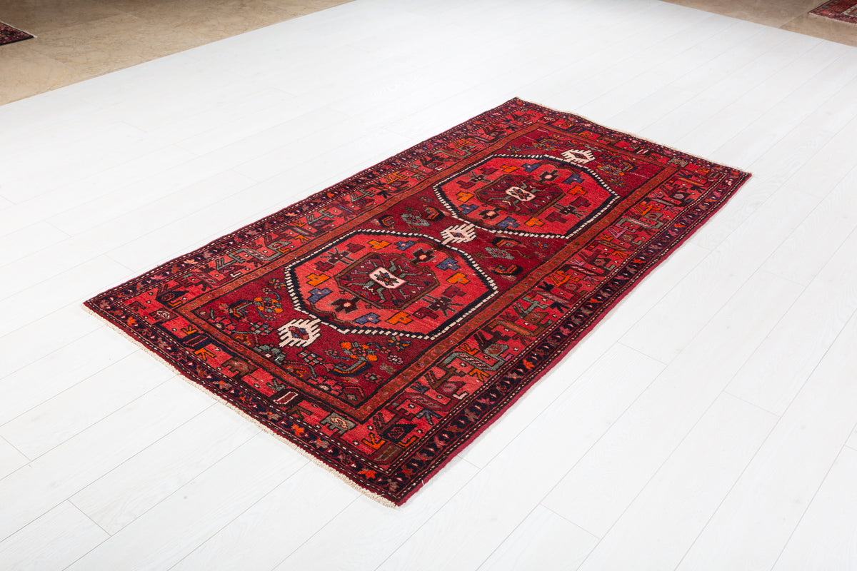 Vintage Burgundy Medallion Hand-Knotted Area Rug – 6' 7" x 3' 5" (201 x 104 cm)