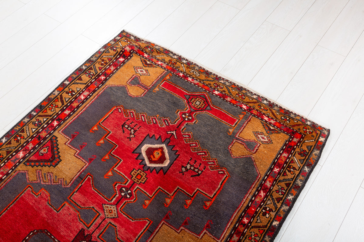 Tapis vintage rouge et Golden brun Columned à médaillon géométrique – 6' 10" x 3' 8" (208 x 111 cm)