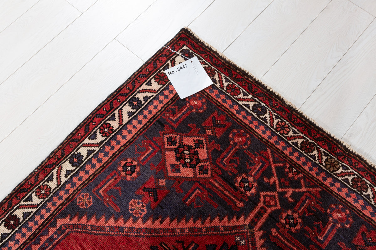 Tapis vintage rouge et bleu marine à double médaillon géométrique – 6' 6" x 3' 8" (198 x 111 cm)