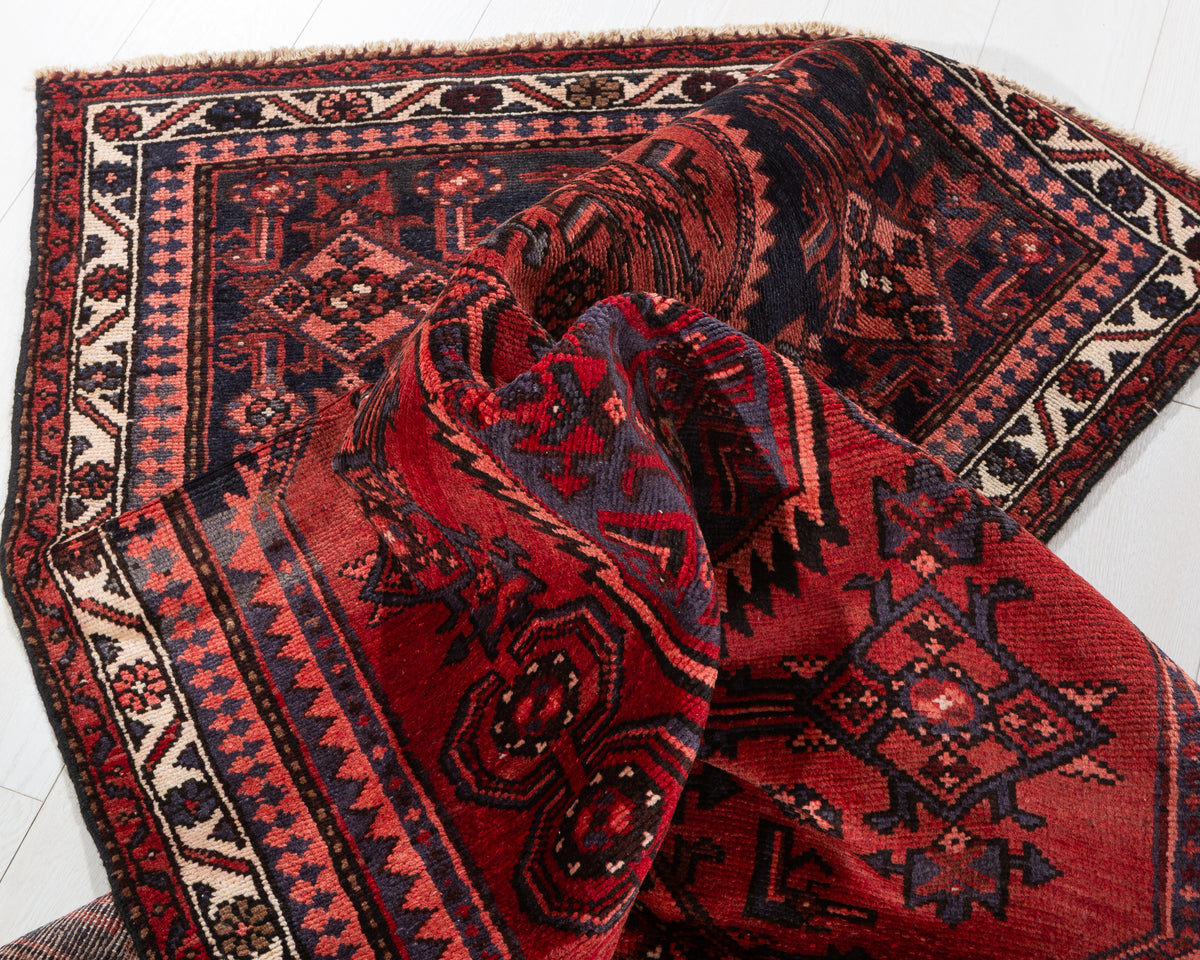 Tapis vintage rouge et bleu marine à double médaillon géométrique – 6' 6" x 3' 8" (198 x 111 cm)