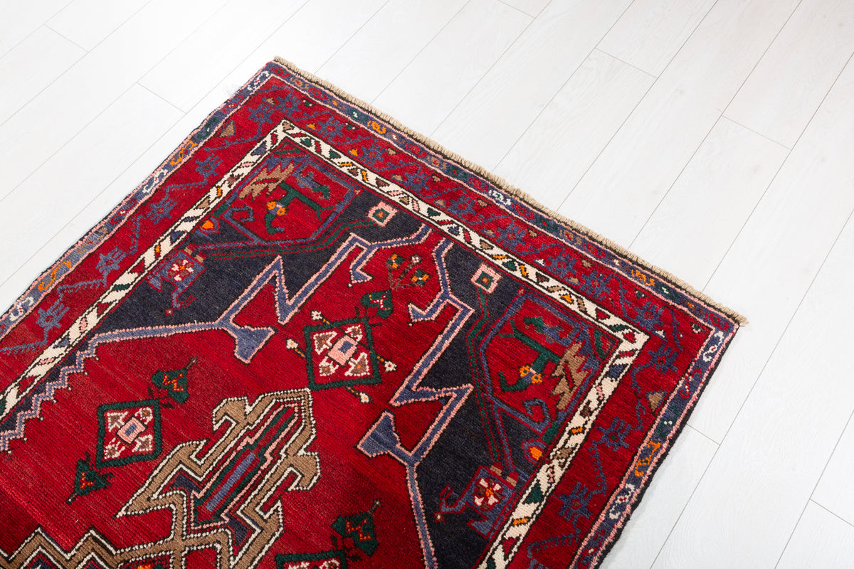 Vintage Red Classic Hexagonal Medallion Hand-Knotted Area Rug – 6' 9" x 3' 5" (206 x 105 cm)