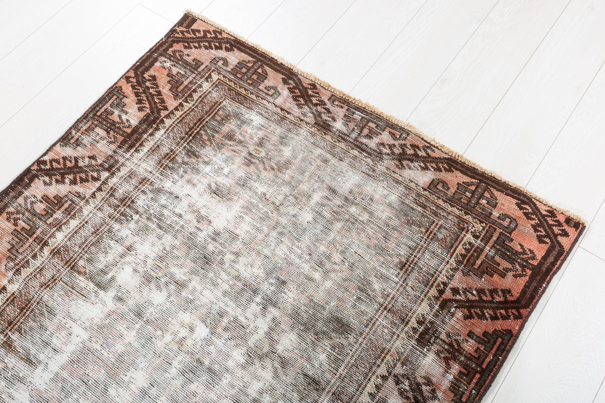 Antique Faded Beige Distressed Hand-Knotted Area Rug – 5' 8" x 3' 3" (172 x 100 cm)