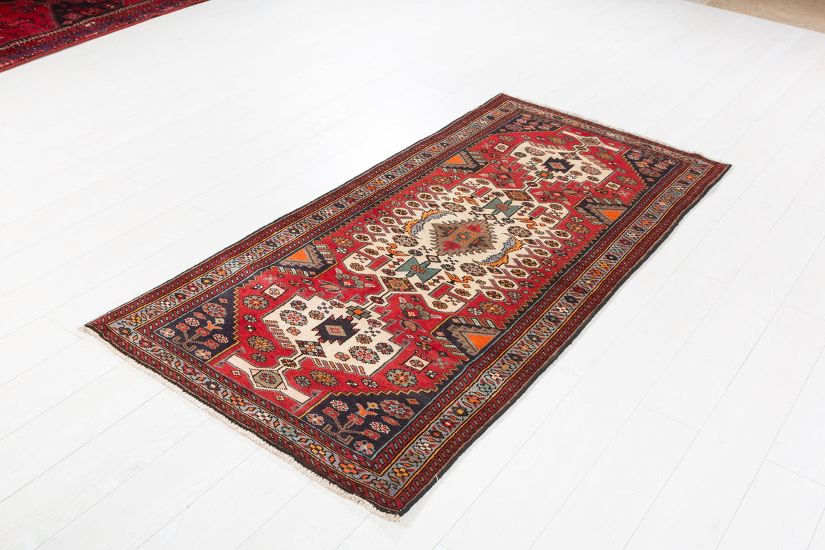 Vintage Ivory Bold Stepped Medallions Hand-Knotted Area Rug – 6' 3" x 3' 1" (191 x 93 cm)