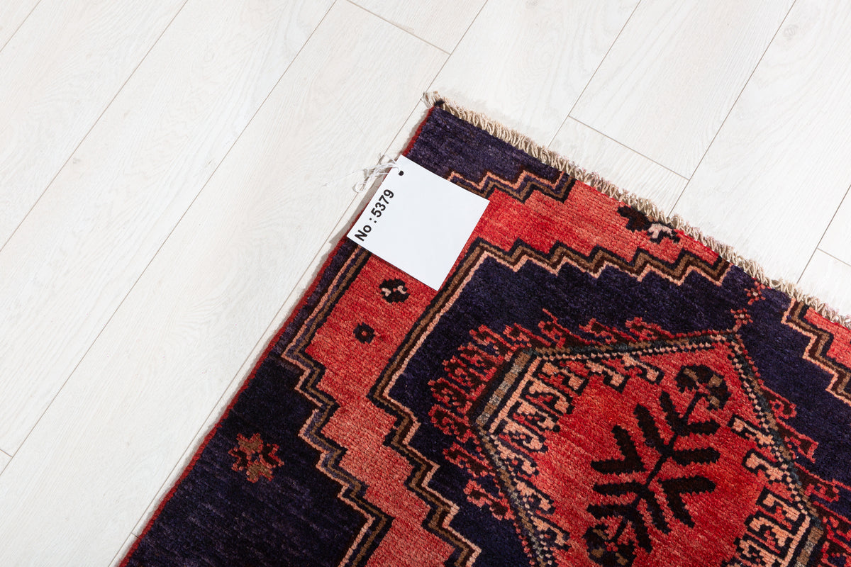 Vintage Bold Medallion Small Wool Rug, Red – 5' 0" x 2' 10" (152 x 87 cm)