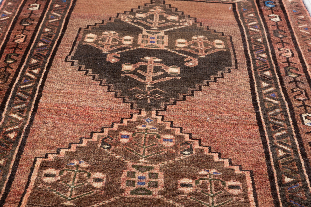 Vintage Geometric Small Wool Rug, Peach – 5' 11" x 2' 7" (181 x 79 cm)