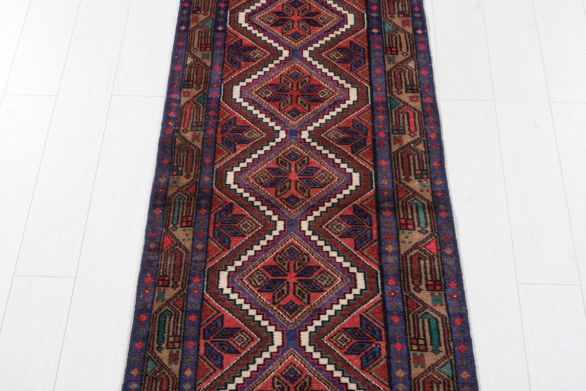 Vintage Diamond Medallion Narrow Runner Rug, Red – 8' 6" x 2' 5" (260 x 73 cm)