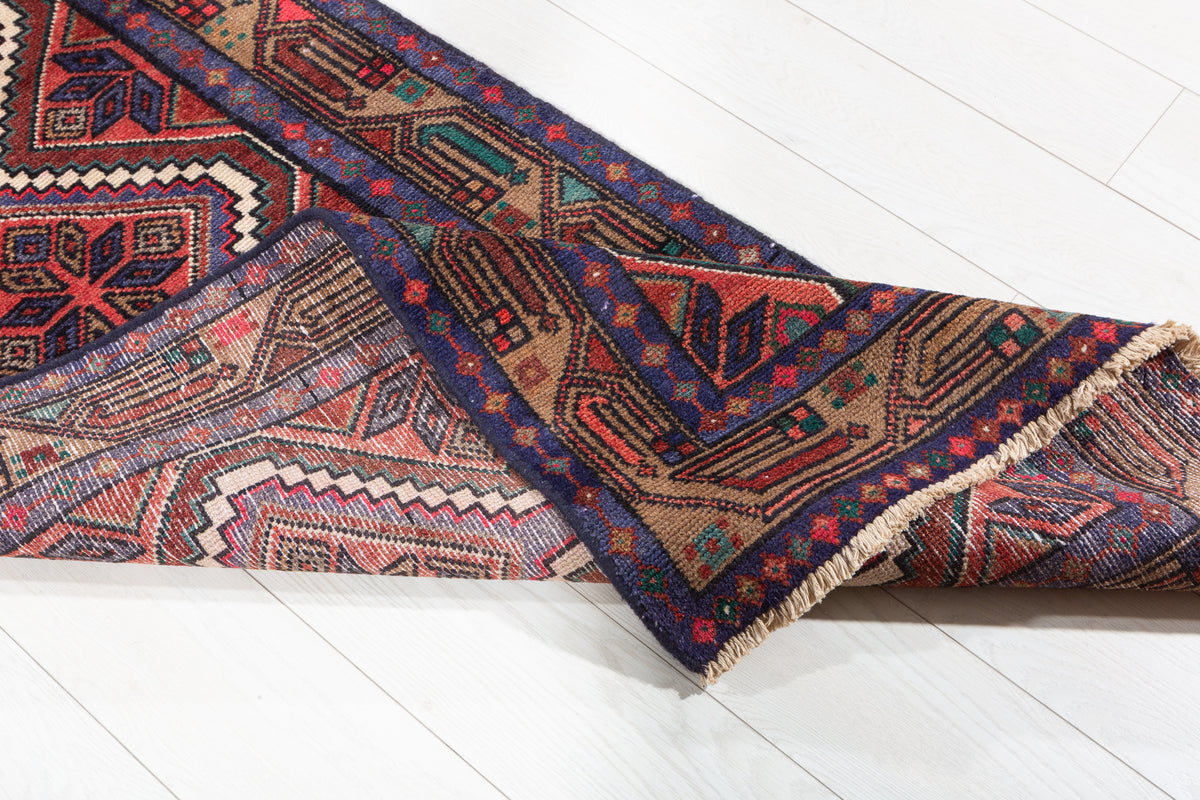 Vintage Diamond Medallion Narrow Runner Rug, Red – 8' 6" x 2' 5" (260 x 73 cm)