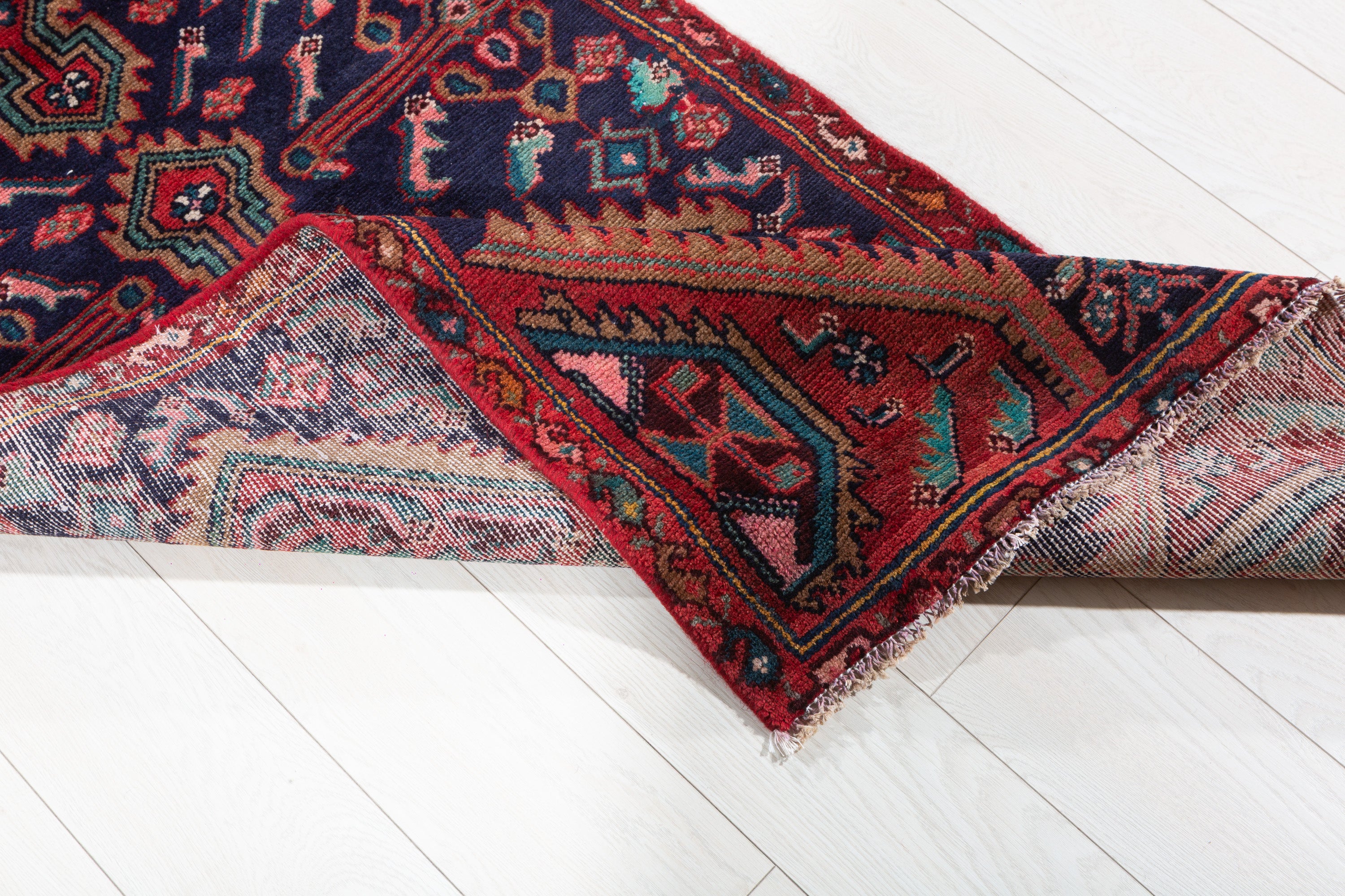 Vintage Geometric Medallion Narrow Runner Rug, Navy Blue – 8' 7" x 2' 5" (262 x 74 cm)