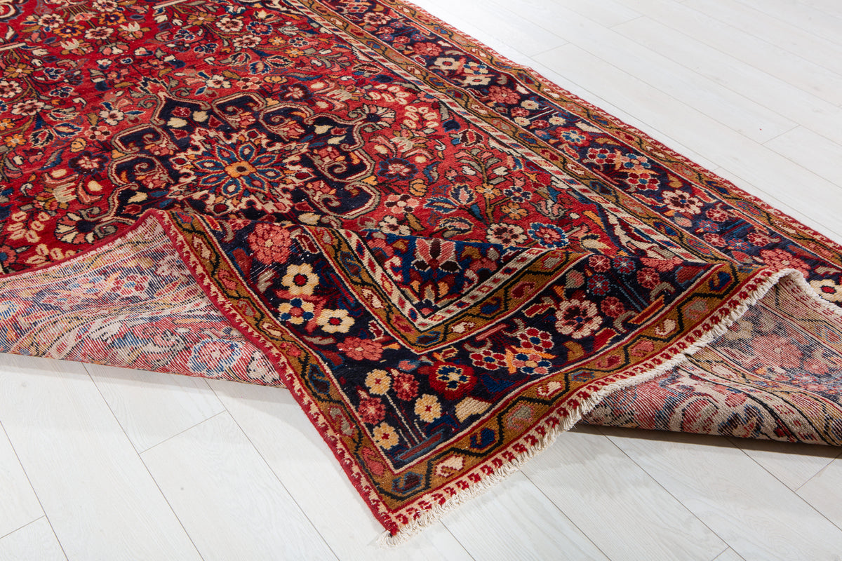 Vintage Red Floral Medallion Wool Rug – 9' 9" x 5' 1" (298 x 156 cm)