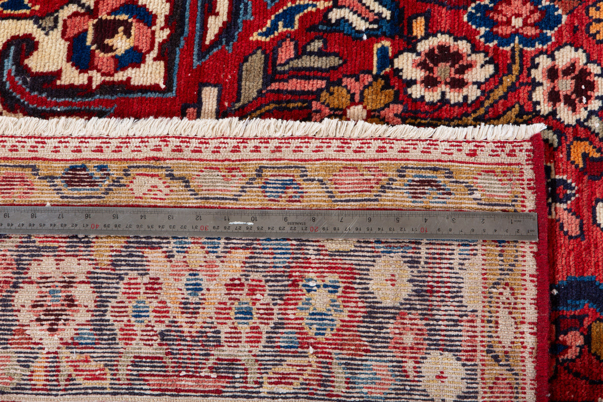 Vintage Red Floral Medallion Wool Rug – 9' 9" x 5' 1" (298 x 156 cm)