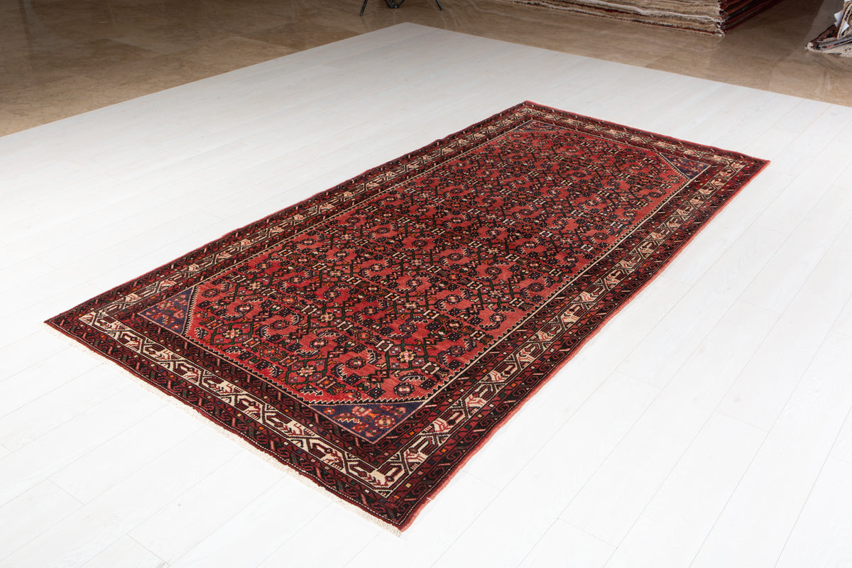 Vintage Red & Beige Wool Rug – 9' 1" x 4' 5" (278 x 135 cm)