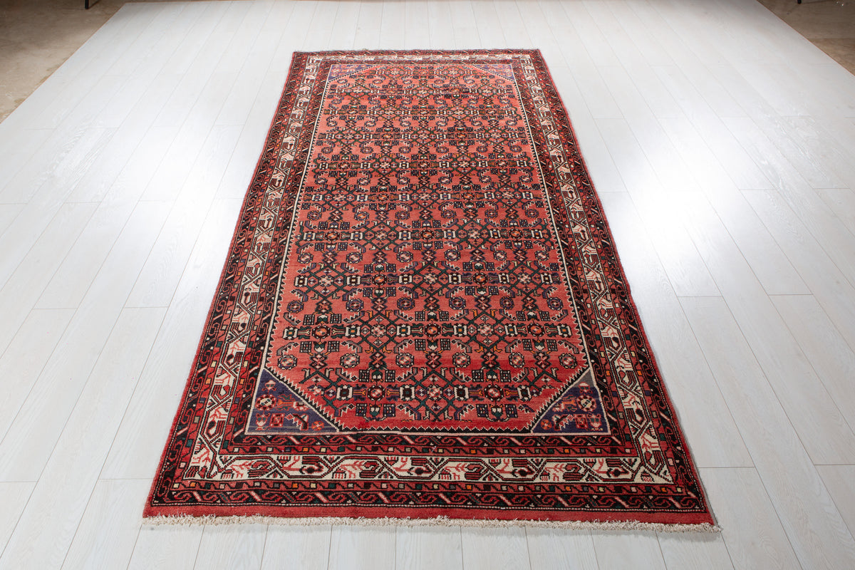 Vintage Red & Beige Wool Rug – 9' 1" x 4' 5" (278 x 135 cm)