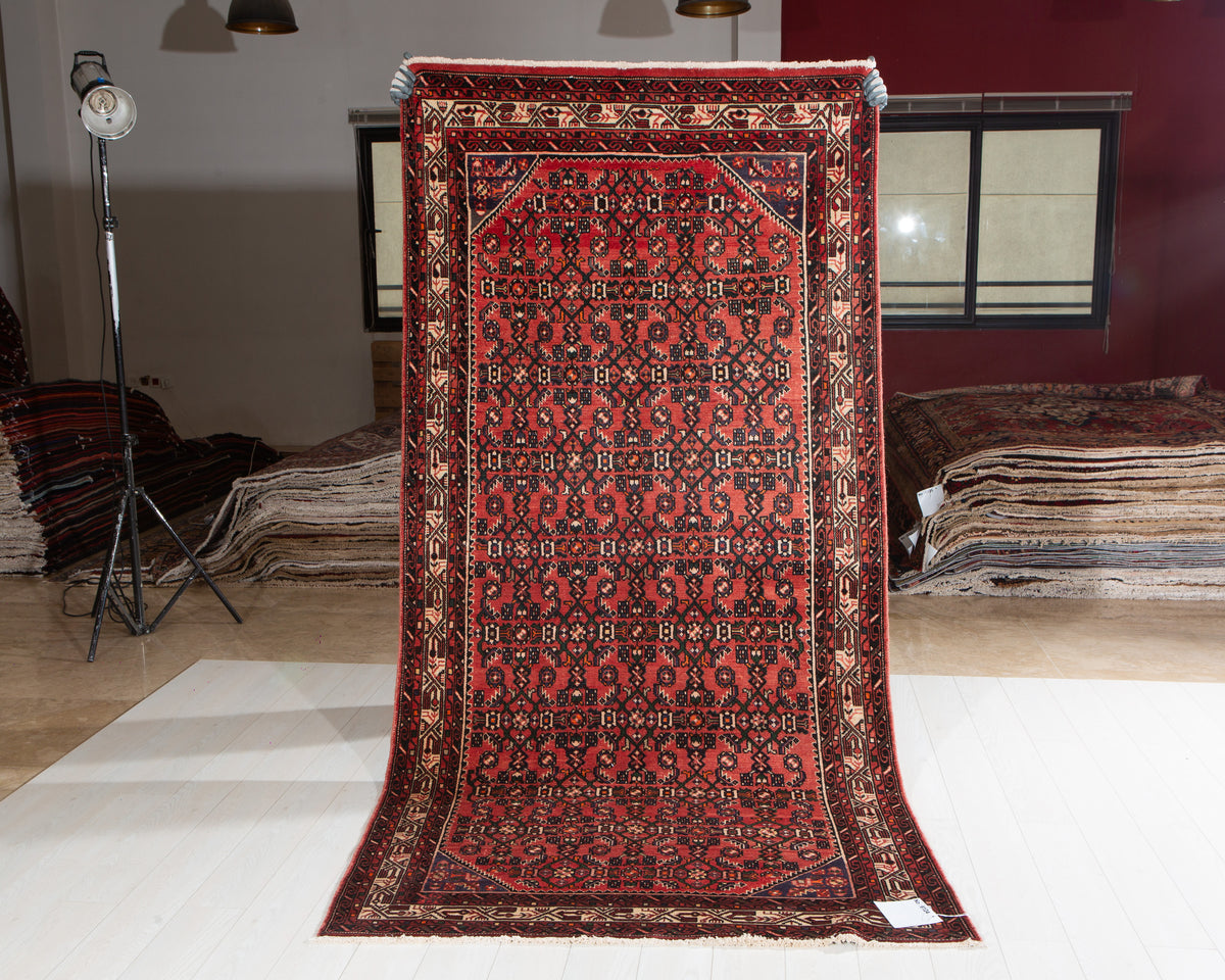 Vintage Red & Beige Wool Rug – 9' 1" x 4' 5" (278 x 135 cm)