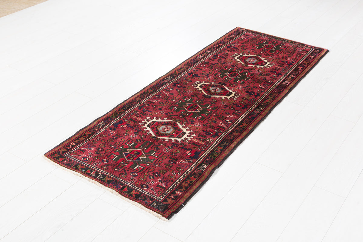 Vintage Diamond Medallion Narrow Runner Rug, Red – 6' 4" x 2' 5" (194 x 74 cm)