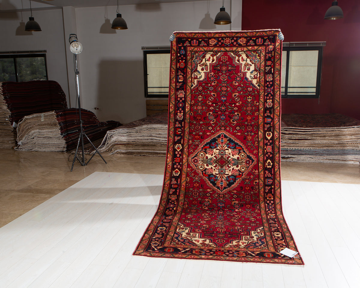 Vintage Red Wool Rug – 10' 1" x 4' 4" (308 x 133 cm)