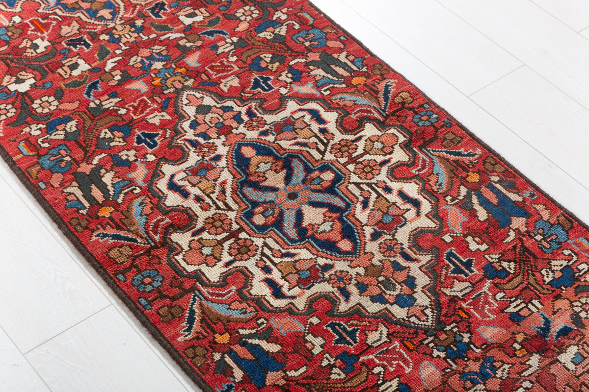 Vintage Floral Medallion Narrow Runner Rug, Red – 8' 9" x 2' 2" (266 x 65 cm)