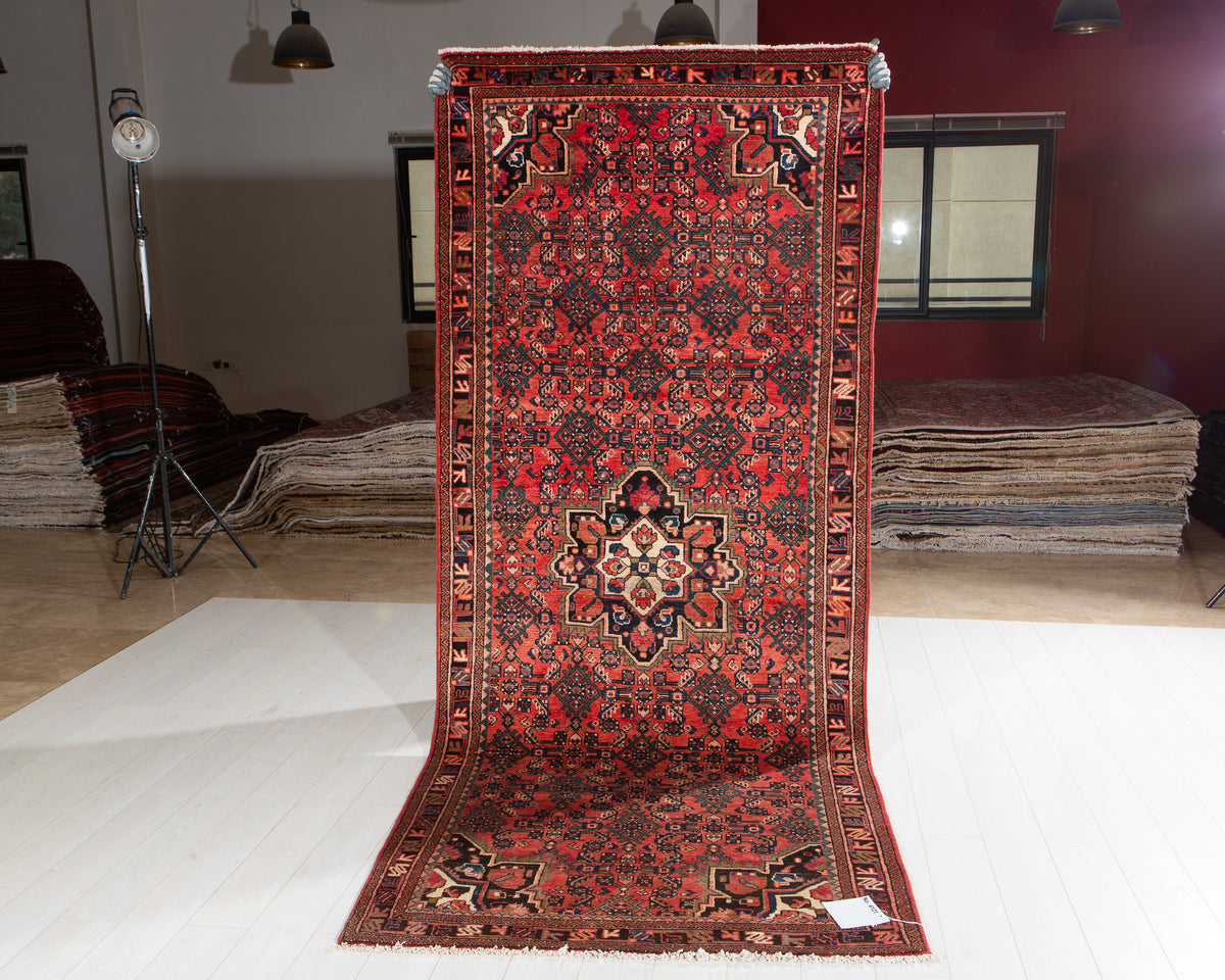 Vintage Red Wool Rug – 9' 9" x 4' 2" (296 x 126 cm)