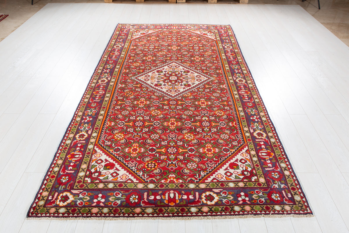 Vintage Red & Beige Wool Rug – 9' 9" x 5' 2" (296 x 157 cm)