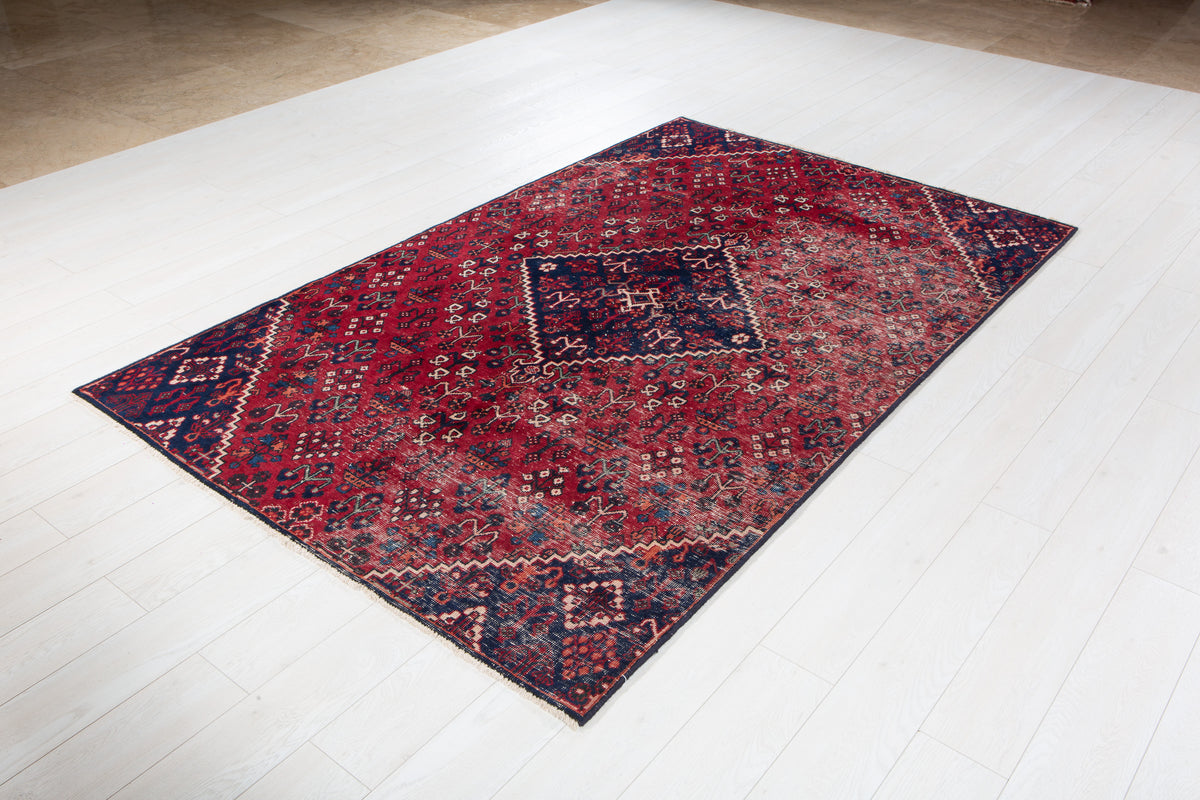 Antique Red Geometric Medallion Wool Rug – 7' 10" x 4' 11" (238 x 149 cm)