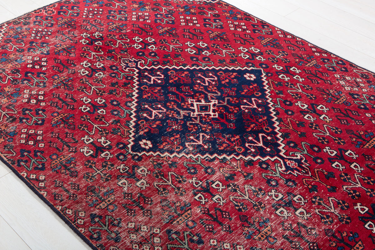 Antique Red Geometric Medallion Wool Rug – 7' 10" x 4' 11" (238 x 149 cm)