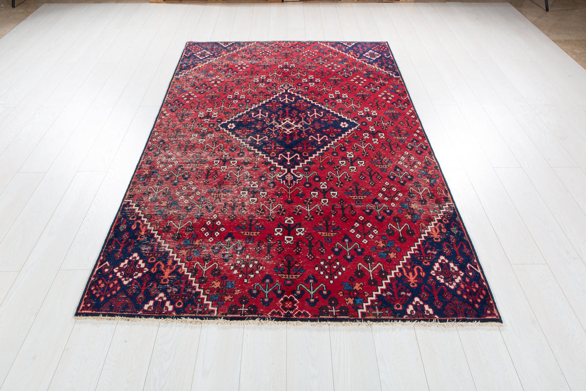 Antique Red Geometric Medallion Wool Rug – 7' 10" x 4' 11" (238 x 149 cm)