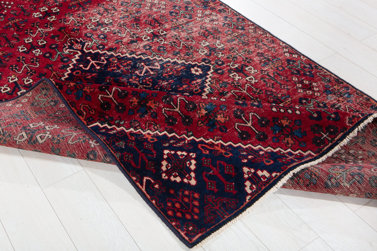 Antique Red Geometric Medallion Wool Rug – 7' 10" x 4' 11" (238 x 149 cm)