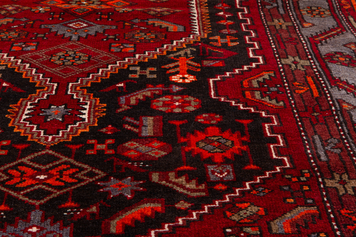 Vintage Black & Red Geometric Medallion Wool Rug – 8' 4" x 4' 7" (255 x 139 cm)