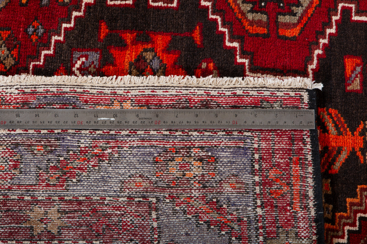 Vintage Black & Red Geometric Medallion Wool Rug – 8' 4" x 4' 7" (255 x 139 cm)