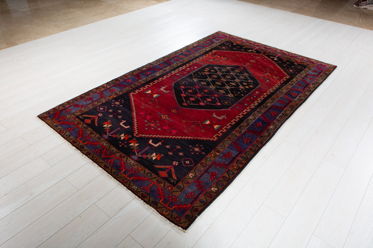 Collectible Vintage Red & Navy Blue Geometric Medallion Wool Rug – 8' 4" x 5' 0" (253 x 152 cm)