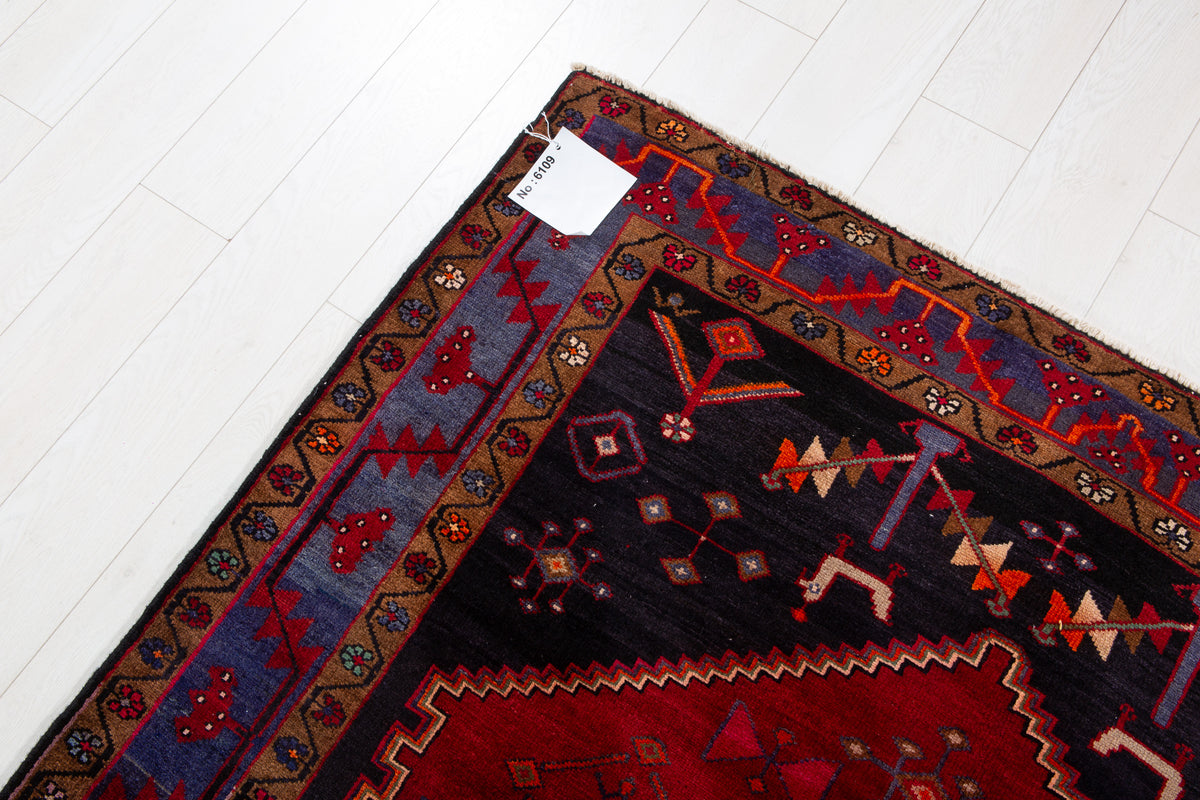Collectible Vintage Red & Navy Blue Geometric Medallion Wool Rug – 8' 4" x 5' 0" (253 x 152 cm)